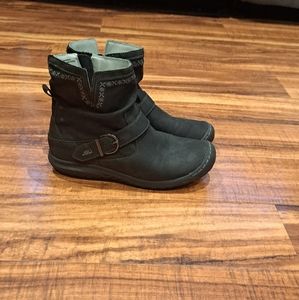 JBU Grey Buckle Up Boots With Zipper